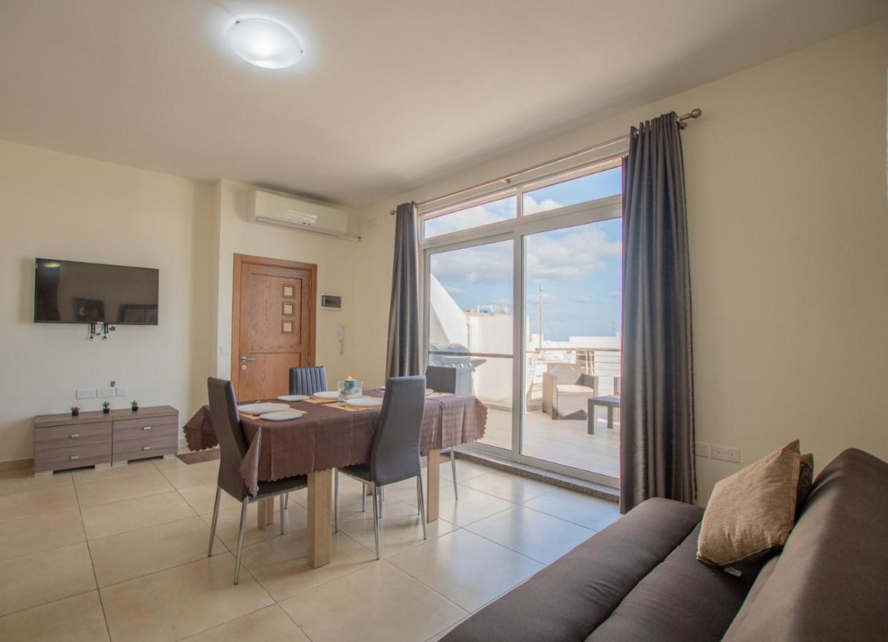 Kernice Penthouse With Sea And Country Views Of Xghajra Екстер'єр фото